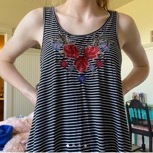 NWOT floral embroidered american eagle tank